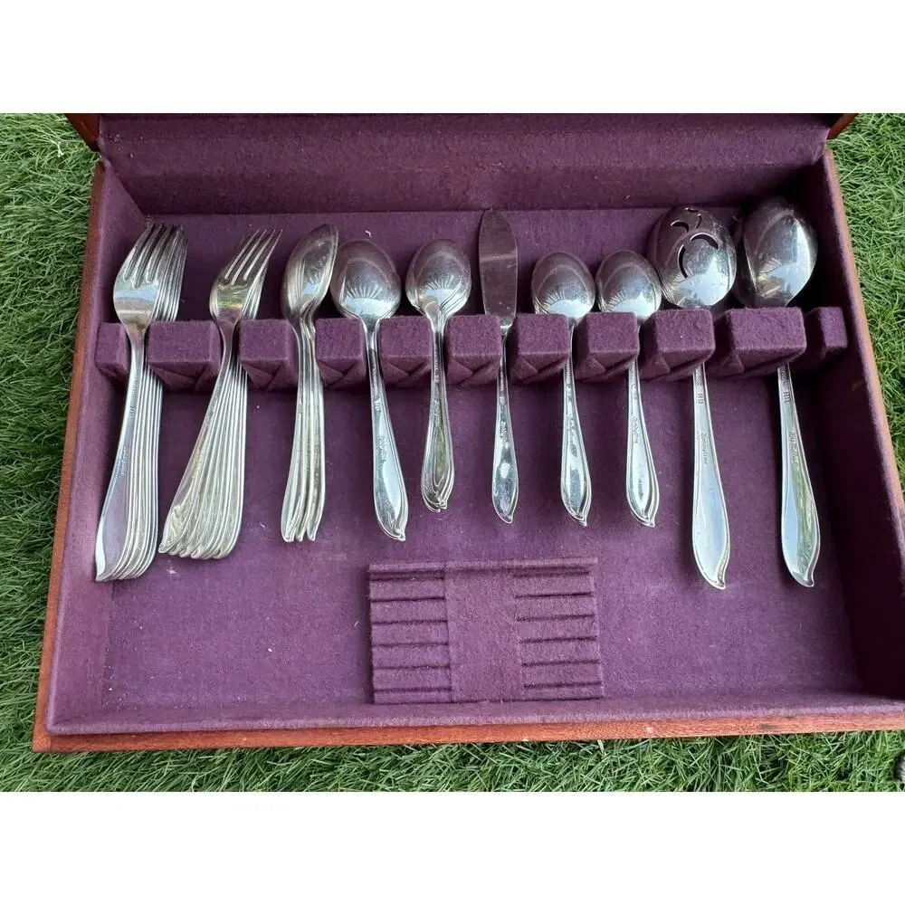 1847 Rogers Bros Springtime Silverplate Flatware Set 52 Pc with Box